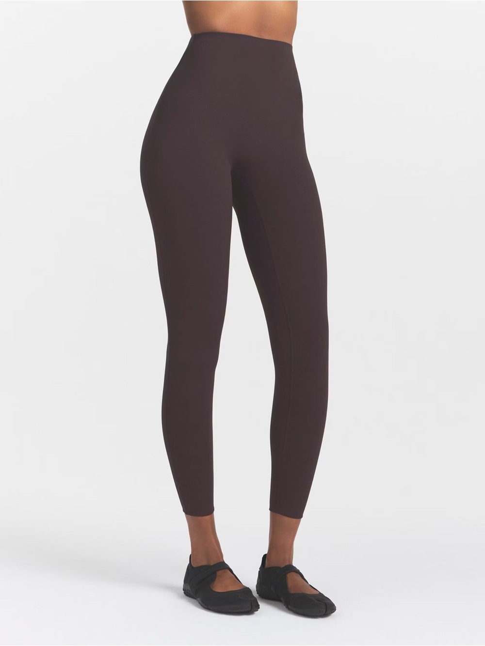 34. NikeSkims • NWOT $125 High-Waist Brown Women's Leggings